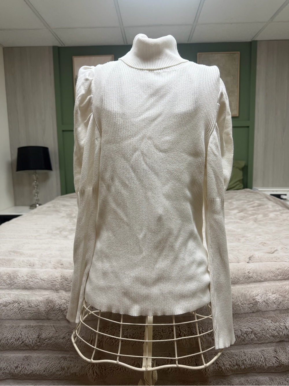 Anthropologie Ivory/Off white Ribbed Puff Sleeve Turtleneck Sweater Size Large